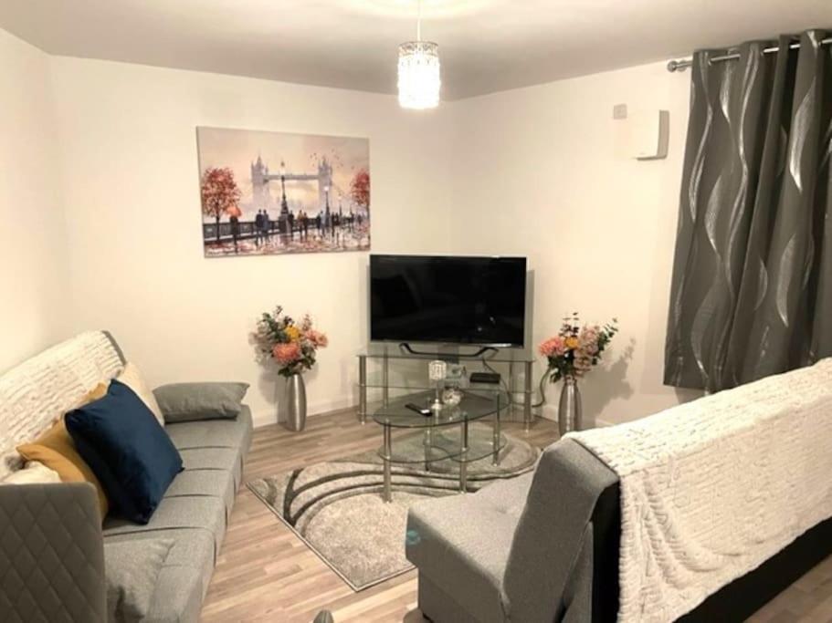 Supreme - 1 Bedroom Apart Sleeps 4 Short/Long Stay Gillingham  Εξωτερικό φωτογραφία