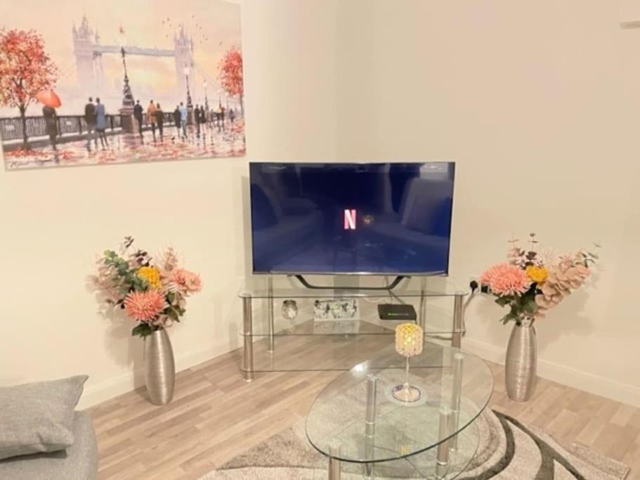 Supreme - 1 Bedroom Apart Sleeps 4 Short/Long Stay Gillingham  Εξωτερικό φωτογραφία
