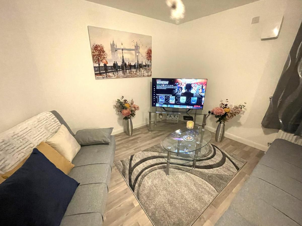 Supreme - 1 Bedroom Apart Sleeps 4 Short/Long Stay Gillingham  Εξωτερικό φωτογραφία