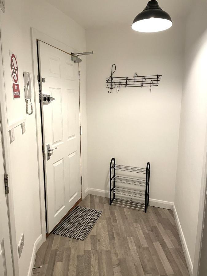 Supreme - 1 Bedroom Apart Sleeps 4 Short/Long Stay Gillingham  Εξωτερικό φωτογραφία