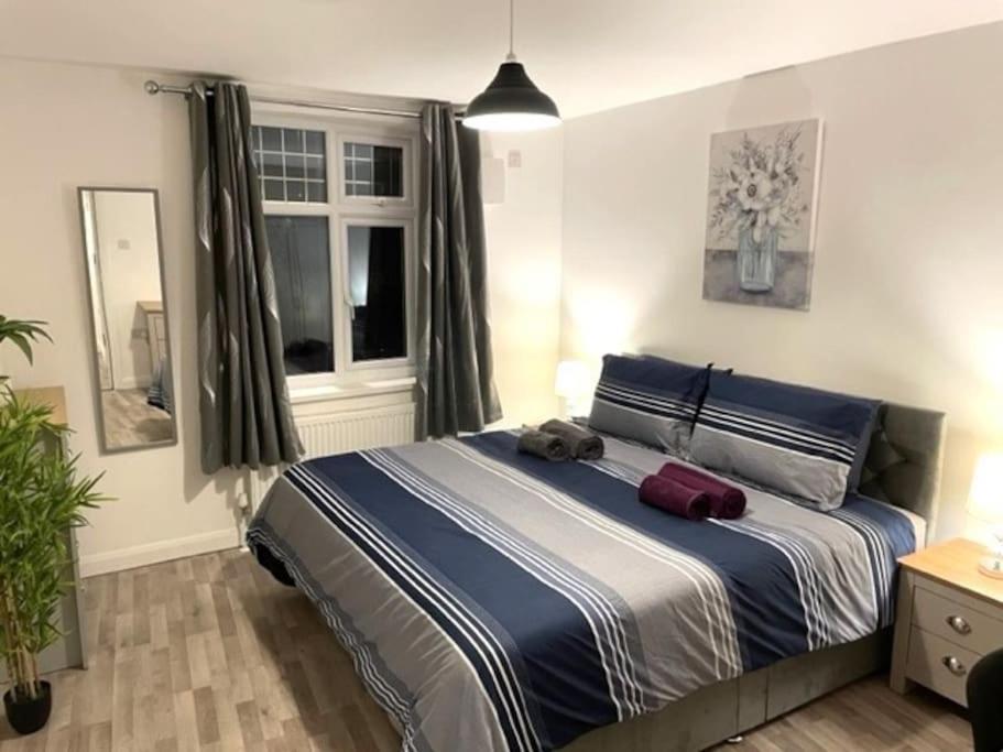 Supreme - 1 Bedroom Apart Sleeps 4 Short/Long Stay Gillingham  Εξωτερικό φωτογραφία