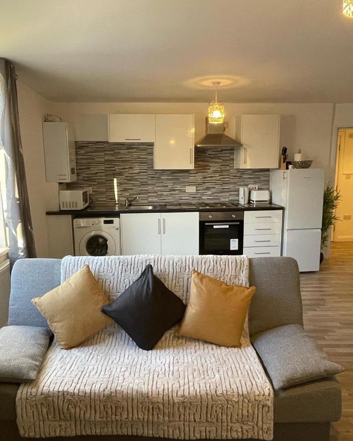 Supreme - 1 Bedroom Apart Sleeps 4 Short/Long Stay Gillingham  Εξωτερικό φωτογραφία