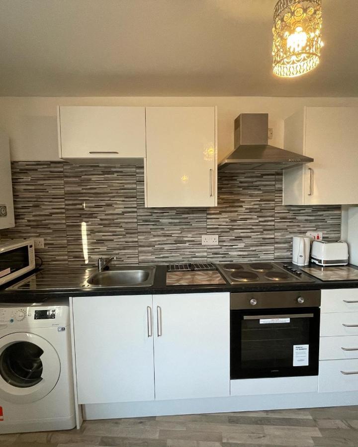 Supreme - 1 Bedroom Apart Sleeps 4 Short/Long Stay Gillingham  Εξωτερικό φωτογραφία